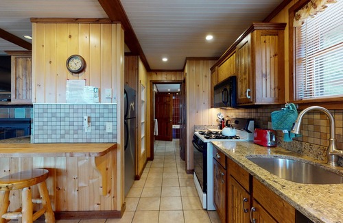 North Lake George Cabin | Trout House Village Resort