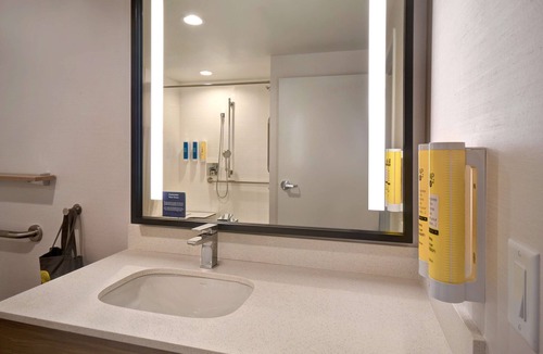 Concord Hotel | Tru by Hilton Concord