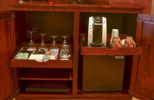 Mountain Air Apartment | Tulip Poplar Suite- Private Club Access