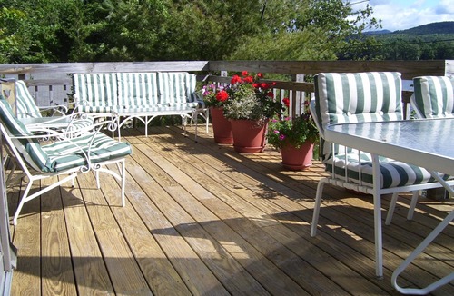 Poultney House | Two bedroom home on Northwest shore of Beautiful Lake St. Catherine with kayaks