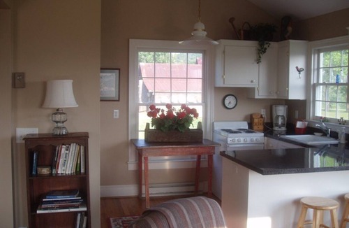 Ridge Cottage | Two Bedroom One Bath Cottage On 250 Acre Cattle Farm.