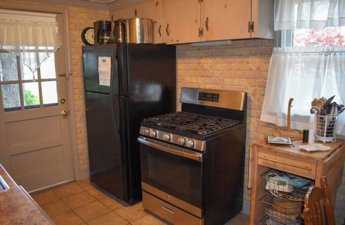 Dennis Port House | Two bedroom sleeping 6 with central air conditioning