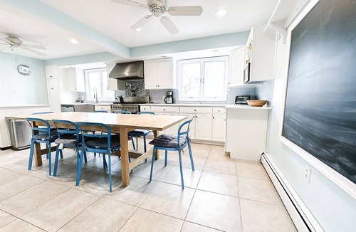 A-Zone House | TWO LIVING SPACES! BAYSIDE & CLOSE TO THE BEACH, GAME ROOM & BAR!