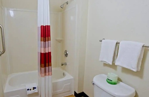Bowmansville House | Two Spaces! Experience a Weekend of Fun! Pet-friendly, FREE Parking!