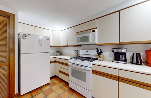 Ludlow Condo | Two-story condo with forest views, Echo Lake beach access, pool, dock & tennis