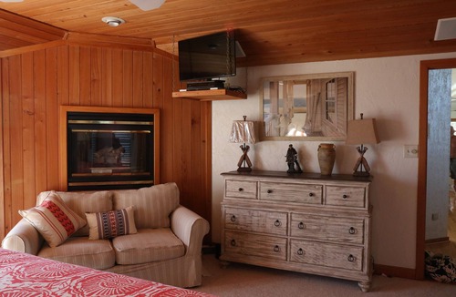 Spindrift House | Uilani's Dream! Beautifully Renovated with expansive decks!