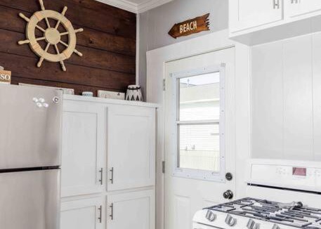 San Jacinto House | Uncle A's Beach Bungalow