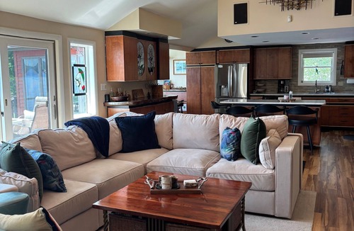 Newport Center House | Unforgettable Jay Peak Area 5 BR Family Home Located On Lake Memphremagog