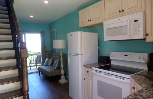 Glen Cove Apartment | Unobstructed Ocean Views Private Onsite Access to the water & small sandy beach.
