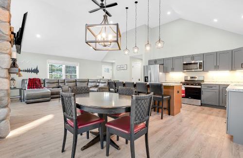 West Bridgton House | Unwind at Our Beautiful Sanctuary - Scenic Views home