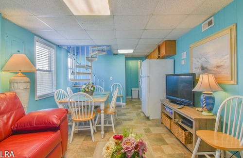 Surf City House | Unwind at 'Shore's Bliss' – Your Surf City Retreat