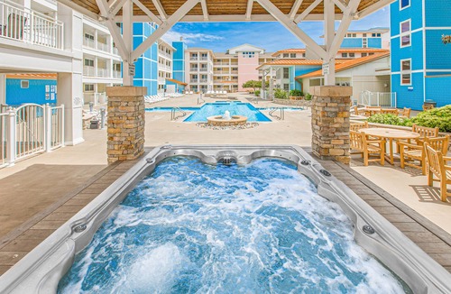 Sandbridge Condo | Updated condo with balcony & pools - steps to the beach