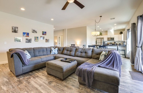 Las Vegas House | Updated Las Vegas House: Patio & Solar Heated Pool