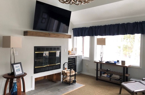 Lincoln House | Updated, spacious, AC/FP, pool access, near Loon. C6901 by LRS