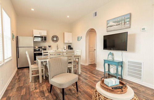 Galveston Condo | Upscale contemporary space with great views and great location!