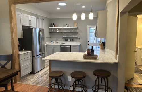 Minor House | Urban Retreat! Sauna-Updated Craftsman Private Backyard! Pet friendly! Discounts