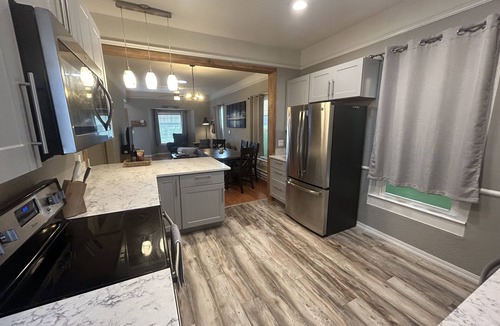 Minor House | Urban Retreat! Sauna-Updated Craftsman Private Backyard! Pet friendly! Discounts