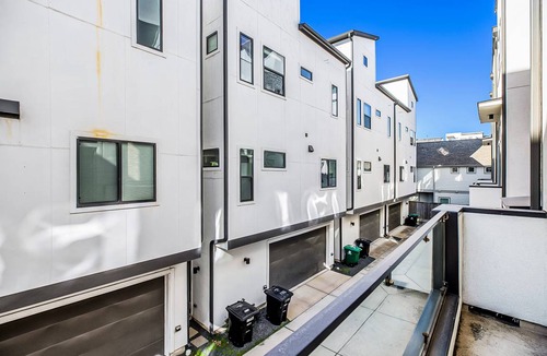 Washington Ave./ Memorial Park House | 232 m² House ∙ 2 bedrooms ∙ 4 guests