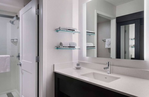 Mount Tabor Apartment | Value For Money! Convenient, Pet-Friendly 1BR Suite with Kitchen!