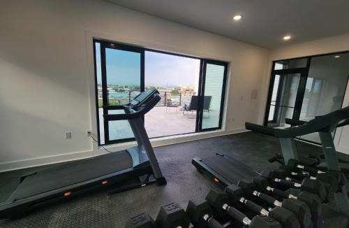 Constable Hook Apartment | Vast Fully Furnished 2-Bed Close to NYC