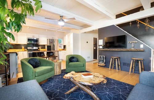 Hinesburg House | Vermont Lakehouse Retreat