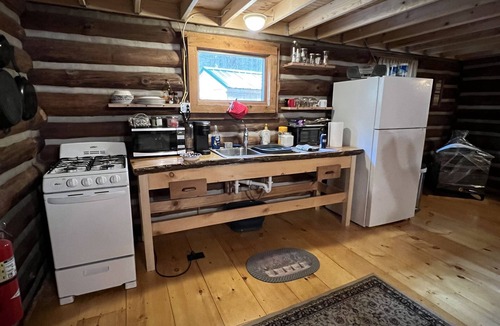 Bernhards Bay Cabin | Very private log cabin nestled in the woods to unwind & unplug.