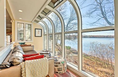 Sterling House | Vibrant Sterling Lakefront Lodge with Kayaks