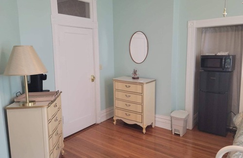 Wise House | Victorian Spa EnSuite @ Nottingham PL, King Bed, Jacuzzi Near UVa-Wise & Main St