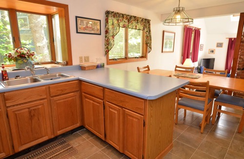 North Conway House | Views of Cathedral Ledge & Close to Echo Lake/North Conway - Dog Friendly