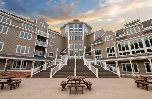 Brownsville Villa | Villa Near Biking and Hiking Trails