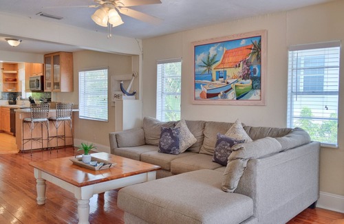 Ilexhurst Villa | Villa near the beach with a spacious yard, kitchens, & washer/dryer