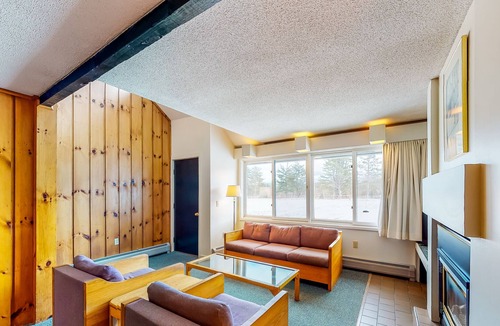Stowe Area Condo | Village Green Condo - Shared Pool, Hot Tub & Tennis, High-Speed WiFi & Fireplace