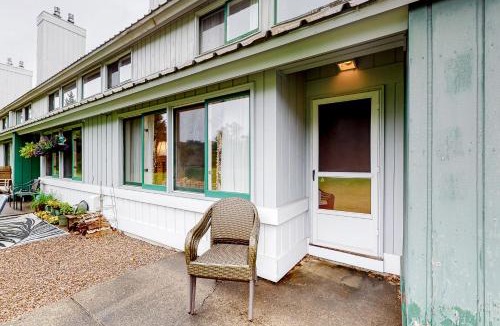 Stowe Area Apartment | Village Green Unit 14E