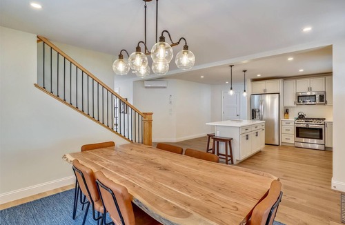 Stowe House | Village with a View: 4 br, a/c, deck, Mansfield views!