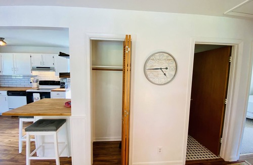Stanardsville Cottage | Vineyard Carriage House with High Speed Internet.