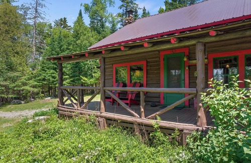Indian Lake Cabin | Vintage Log Cabin in the Heart of the Adirondacks