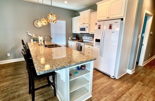 Crystal Beach House | Vitamin Sea! 3 Bedroom 2 Bath, Beach Access, WIFI!