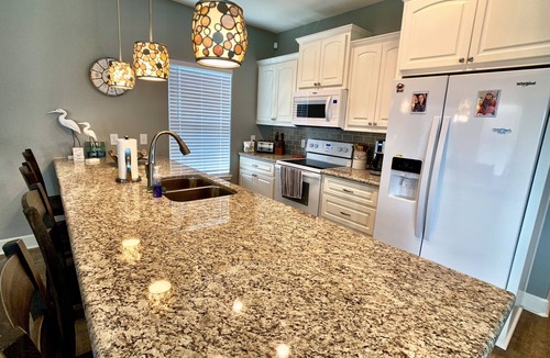 Crystal Beach House | Vitamin Sea! 3 Bedroom 2 Bath, Beach Access, WIFI!