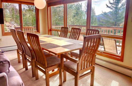 Bretton Woods Villa | W4 Comfortable and spacious Bretton Woods condo with ski slope views, fireplace and fast wifi!