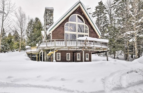 Waitsfield House | Waitsfield Vacation Rental with Private Hot Tub