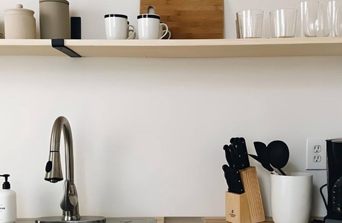 East Bayside Apartment | Walk-able Portland Studio