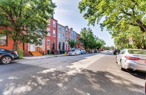 Downtown Baltimore House | Walk Score 93 + Comfy beds + Youtube TV