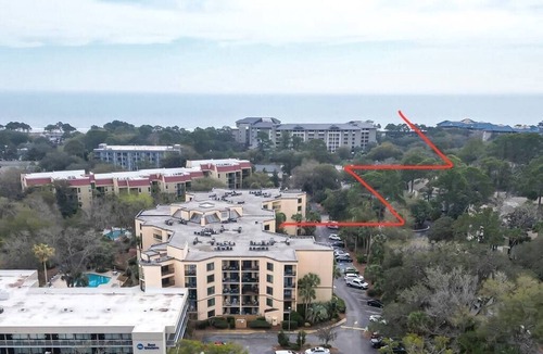 Hilton Head Island Villa | Walk to Beach, Indoor Pool, King Bed, Hot Tub!