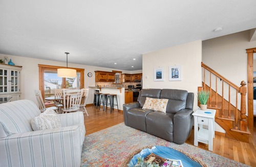 Sandwich House | Walk to beach, AC & WIFI, close to Cape Cod Canal