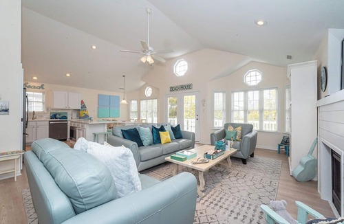 North End Condo | Walk to Beach & Boardwalk at 11 & Central, bikes, surf boards, chairs & tags inc