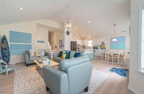 North End Condo | Walk to Beach & Boardwalk at 11 & Central, bikes, surf boards, chairs & tags inc