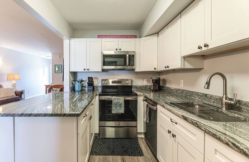 Caine Woods Condo | Walk to Beach: Newly Remodeled Condo in Ocean City