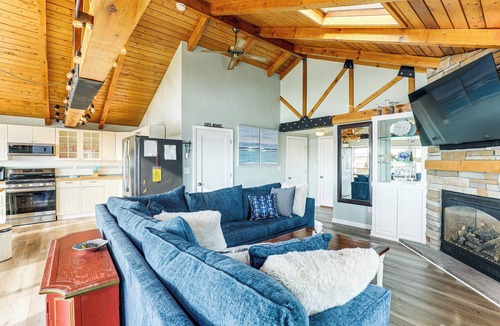 Seabrook House | Walk to Beach: Water-View Seabrook Sanctuary