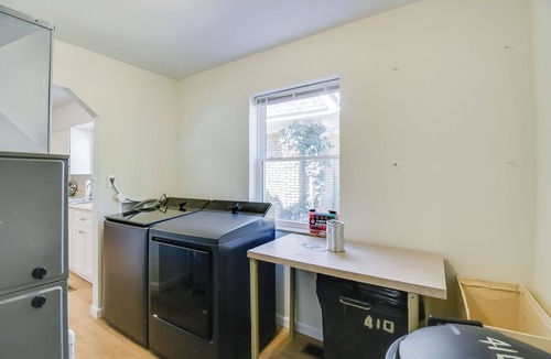 Huntington House | Walk to Ritter Park: Renovated Home Near Marshall!