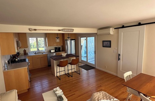 Katama House | Walk to Village Bike to beach - AC, 4 BdRms 3 Full Baths, Immaculate!